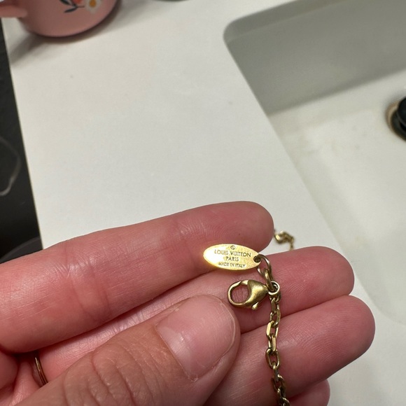 LOUIS VUITTON necklace LV Logo and Cube Swarovski crystals gold - Picture 3 of 15